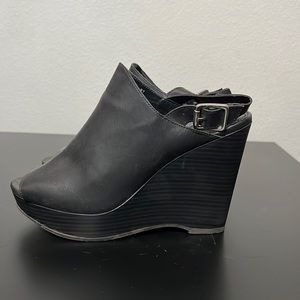 Cathy Jeans platform wedges with ankle strap black size 8